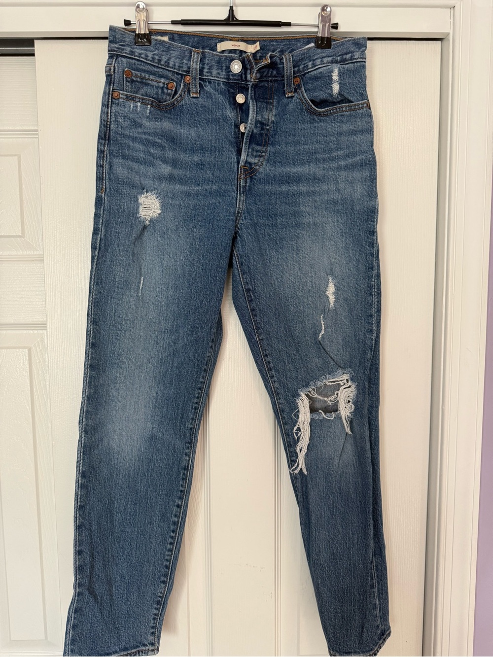 Levi's Women's Distressed Skinny Jeans in Medium Blue